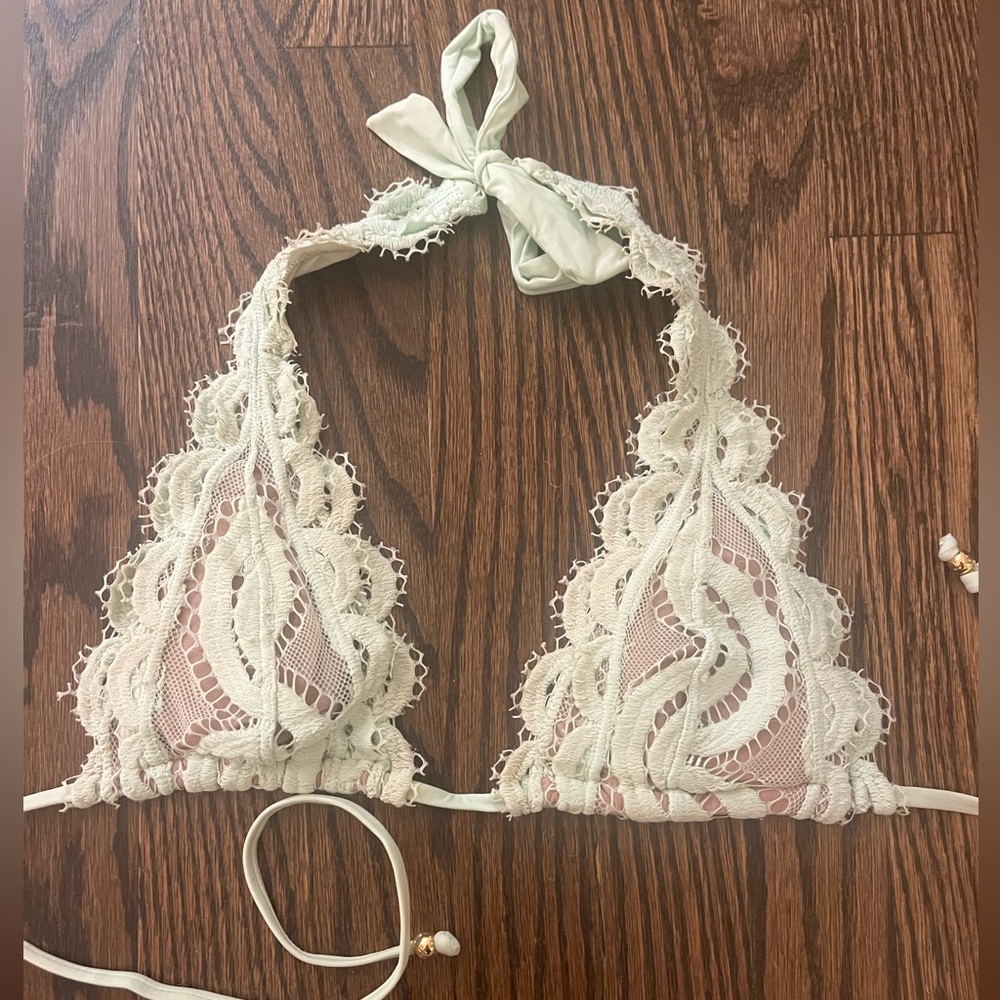 PQ bikini top